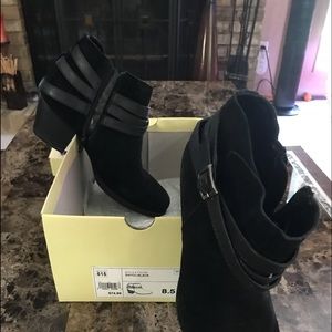 Sonoma Ankle boot worn once